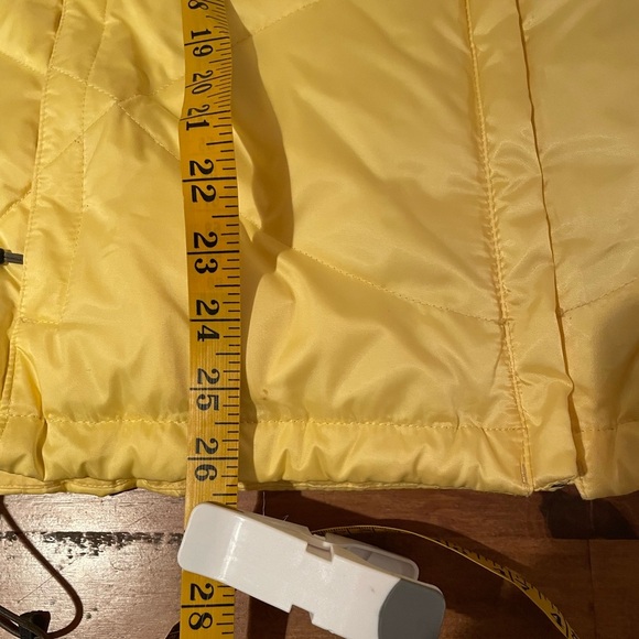 The North Face Sunny Yellow 550 quilted Insulated Vest - Picture 6 of 10